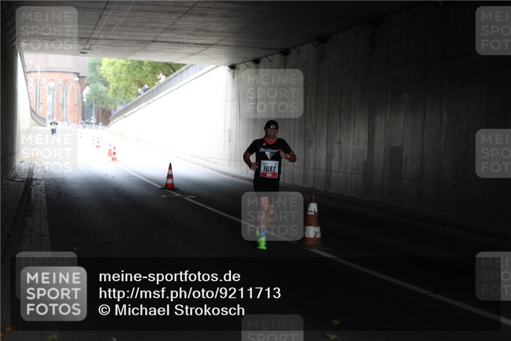 05.10.2025 - 20. swb-Marathon Bremen Michael Strokosch http://msf.ph/oto/9211713 05.10.2025 11:58:53 Laufen 1083, 3 meine-sportfotos.de