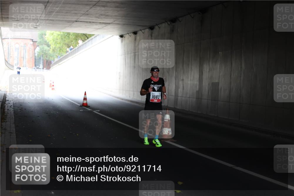 05.10.2025 - 20. swb-Marathon Bremen Michael Strokosch http://msf.ph/oto/9211714 05.10.2025 11:58:53 Laufen 1083 meine-sportfotos.de