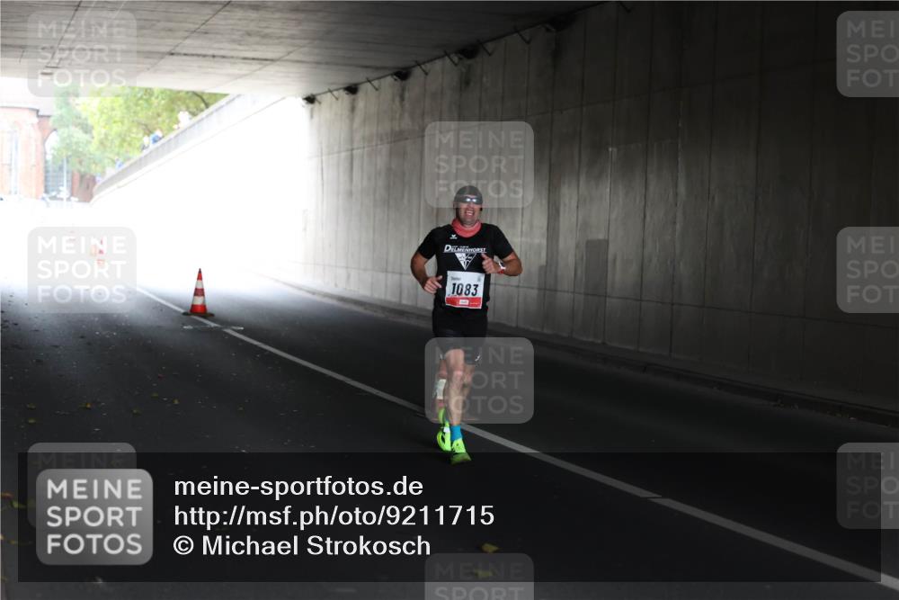 05.10.2025 - 20. swb-Marathon Bremen Michael Strokosch http://msf.ph/oto/9211715 05.10.2025 11:58:54 Laufen 1083 meine-sportfotos.de