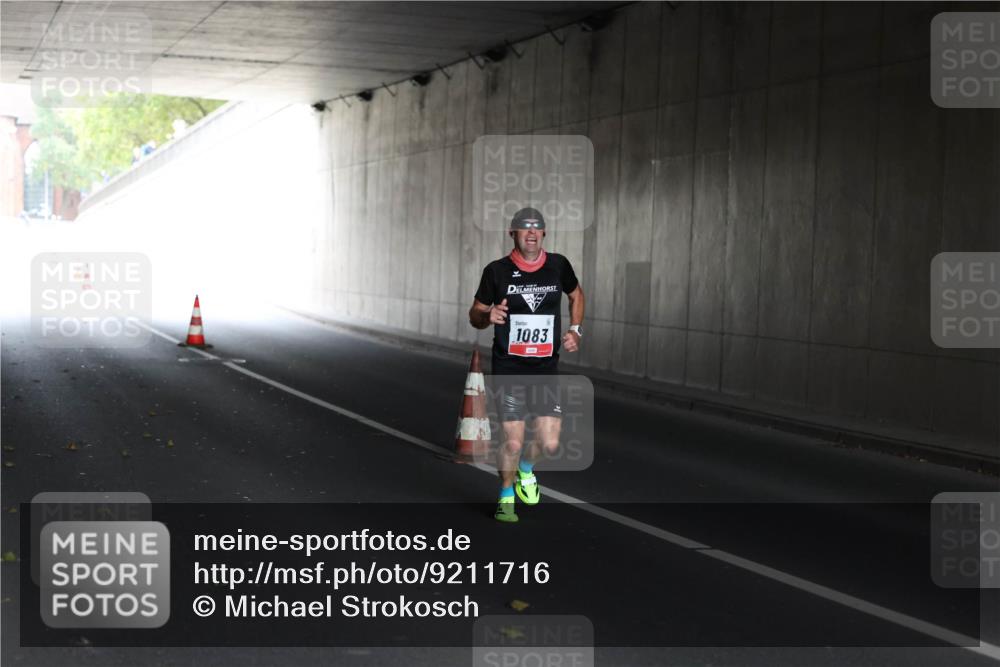 05.10.2025 - 20. swb-Marathon Bremen Michael Strokosch http://msf.ph/oto/9211716 05.10.2025 11:58:54 Laufen 1083 meine-sportfotos.de