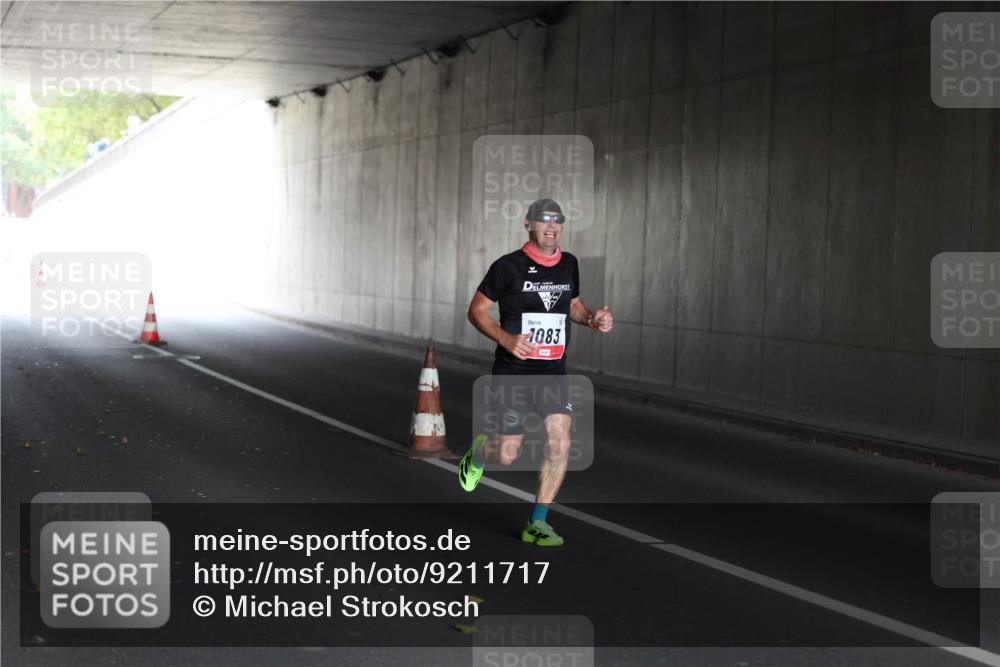 05.10.2025 - 20. swb-Marathon Bremen Michael Strokosch http://msf.ph/oto/9211717 05.10.2025 11:58:54 Laufen 1083 meine-sportfotos.de