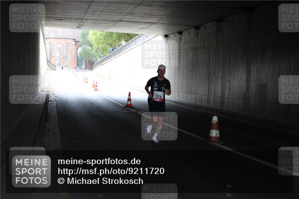 05.10.2025 - 20. swb-Marathon Bremen Michael Strokosch http://msf.ph/oto/9211720 05.10.2025 11:59:07 Laufen 784 meine-sportfotos.de