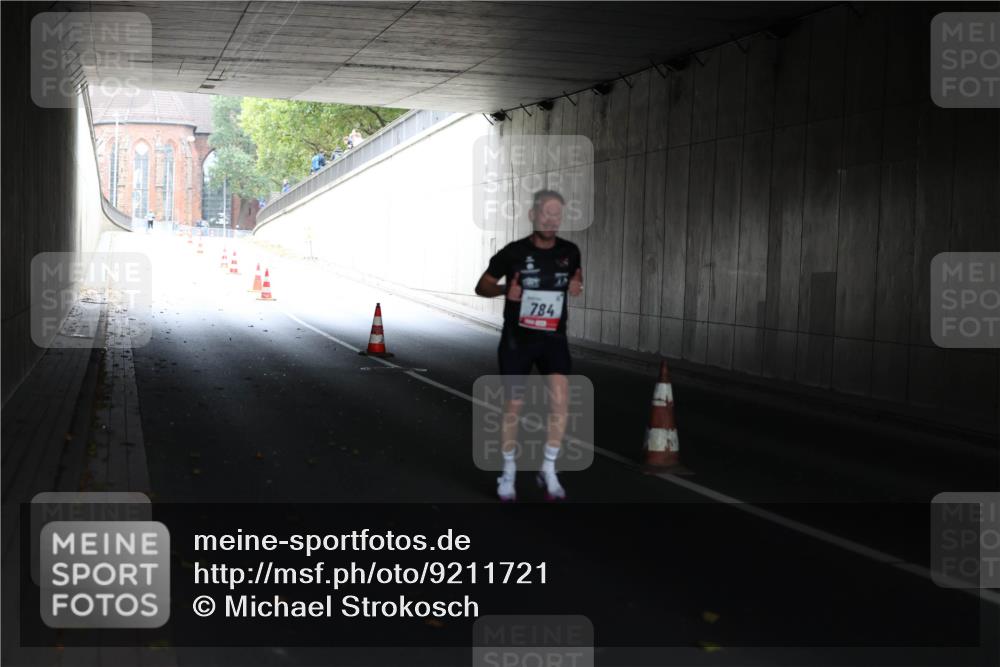 05.10.2025 - 20. swb-Marathon Bremen Michael Strokosch http://msf.ph/oto/9211721 05.10.2025 11:59:08 Laufen 784 meine-sportfotos.de
