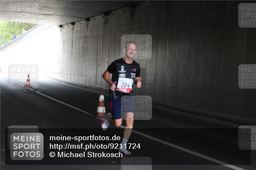 05.10.2025 - 20. swb-Marathon Bremen Michael Strokosch http://msf.ph/oto/9211724 05.10.2025 11:59:08 Laufen 784 meine-sportfotos.de