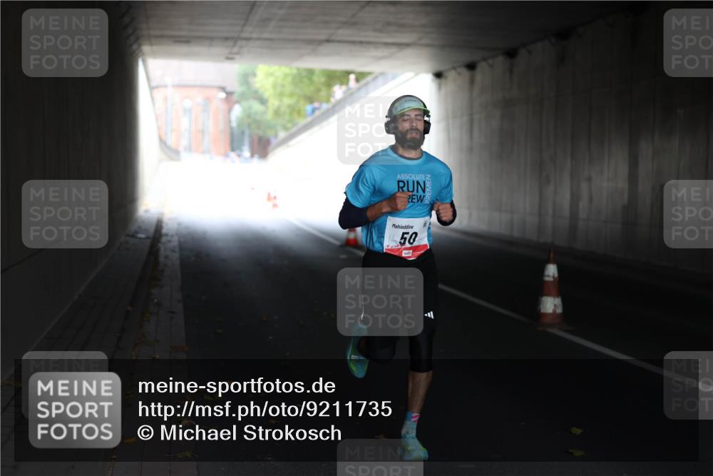 05.10.2025 - 20. swb-Marathon Bremen Michael Strokosch http://msf.ph/oto/9211735 05.10.2025 11:59:42 Laufen 50 meine-sportfotos.de