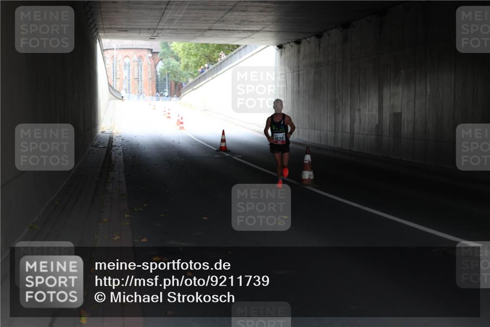 05.10.2025 - 20. swb-Marathon Bremen Michael Strokosch http://msf.ph/oto/9211739 05.10.2025 12:00:32 Laufen 3620 meine-sportfotos.de