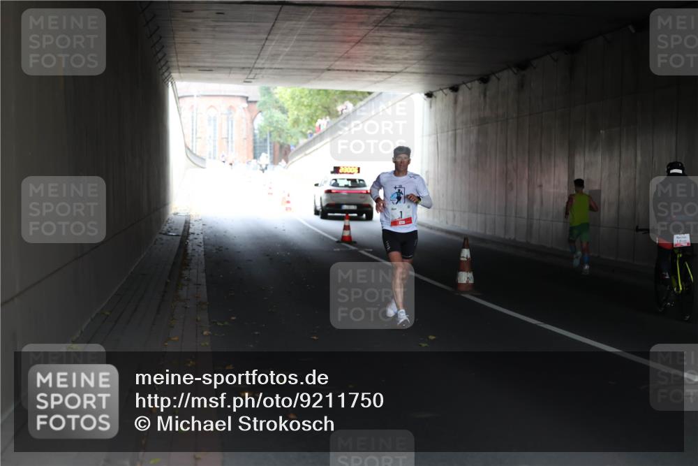05.10.2025 - 20. swb-Marathon Bremen Michael Strokosch http://msf.ph/oto/9211750 05.10.2025 12:00:56 Laufen  meine-sportfotos.de
