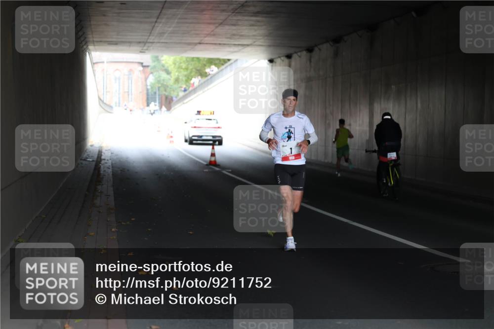 05.10.2025 - 20. swb-Marathon Bremen Michael Strokosch http://msf.ph/oto/9211752 05.10.2025 12:00:57 Laufen  meine-sportfotos.de