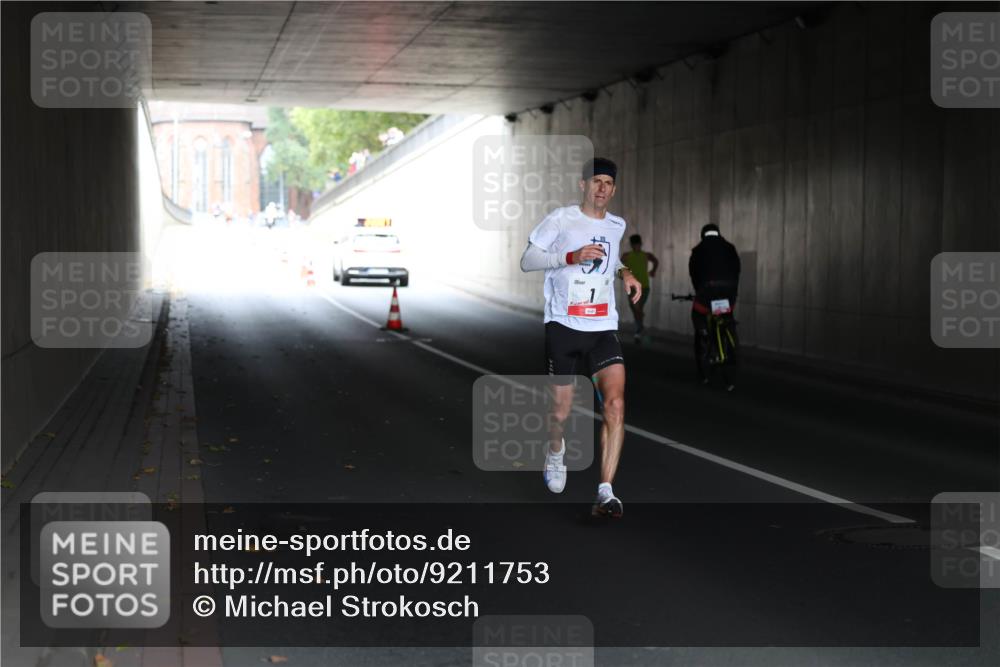 05.10.2025 - 20. swb-Marathon Bremen Michael Strokosch http://msf.ph/oto/9211753 05.10.2025 12:00:57 Laufen  meine-sportfotos.de