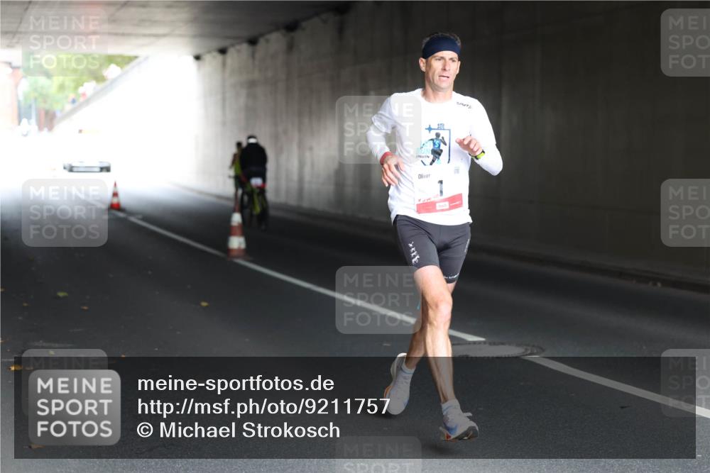 05.10.2025 - 20. swb-Marathon Bremen Michael Strokosch http://msf.ph/oto/9211757 05.10.2025 12:00:58 Laufen  meine-sportfotos.de