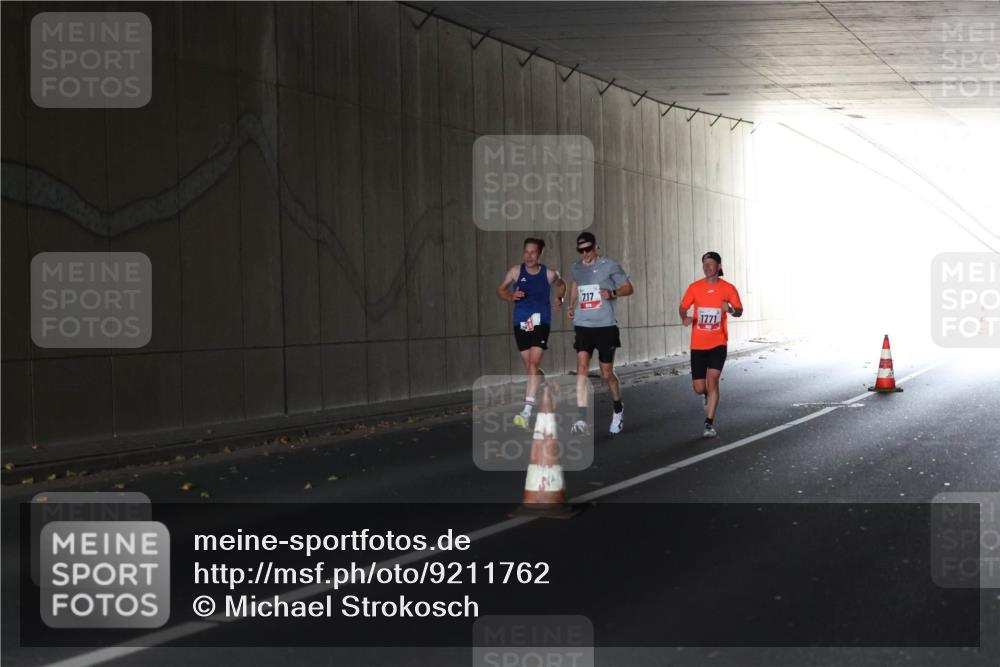 05.10.2025 - 20. swb-Marathon Bremen Michael Strokosch http://msf.ph/oto/9211762 05.10.2025 12:01:22 Laufen 17, 1771 meine-sportfotos.de