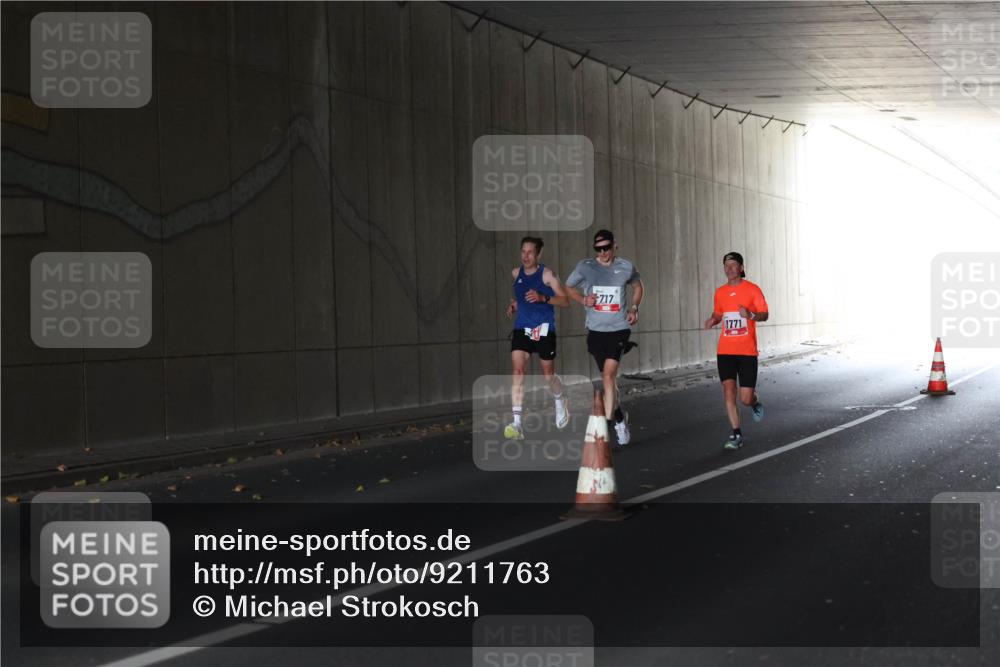 05.10.2025 - 20. swb-Marathon Bremen Michael Strokosch http://msf.ph/oto/9211763 05.10.2025 12:01:22 Laufen 17, 1771 meine-sportfotos.de