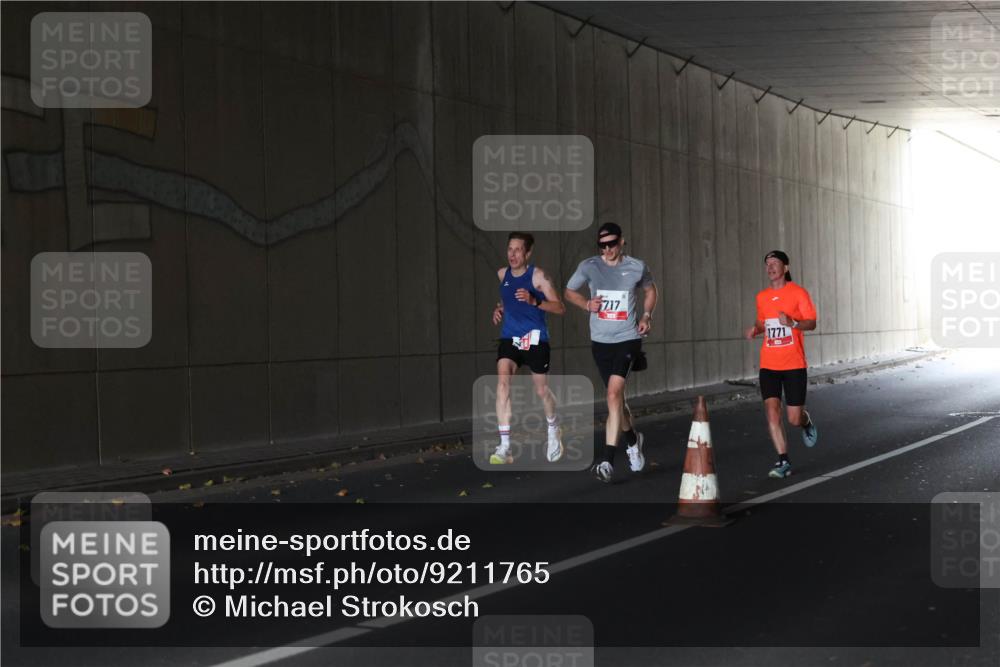 05.10.2025 - 20. swb-Marathon Bremen Michael Strokosch http://msf.ph/oto/9211765 05.10.2025 12:01:23 Laufen 17, 1771 meine-sportfotos.de