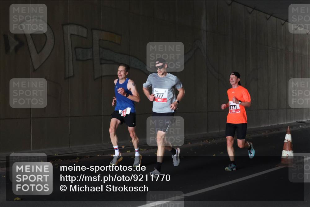 05.10.2025 - 20. swb-Marathon Bremen Michael Strokosch http://msf.ph/oto/9211770 05.10.2025 12:01:24 Laufen 10, 17, 1771, 3 meine-sportfotos.de
