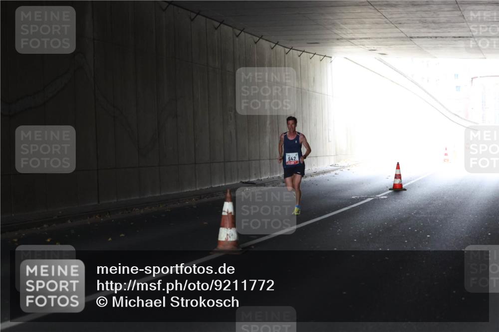 05.10.2025 - 20. swb-Marathon Bremen Michael Strokosch http://msf.ph/oto/9211772 05.10.2025 12:01:35 Laufen 542 meine-sportfotos.de
