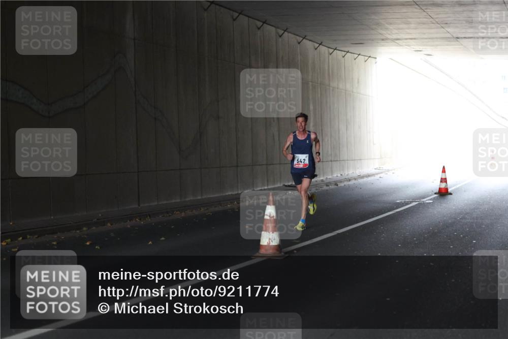 05.10.2025 - 20. swb-Marathon Bremen Michael Strokosch http://msf.ph/oto/9211774 05.10.2025 12:01:35 Laufen 542 meine-sportfotos.de