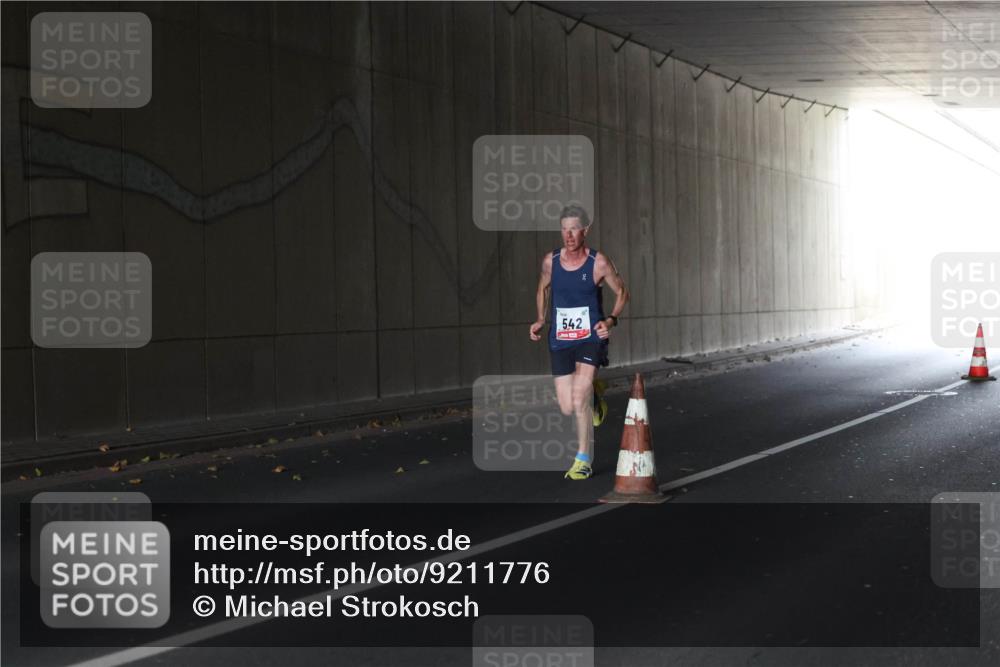 05.10.2025 - 20. swb-Marathon Bremen Michael Strokosch http://msf.ph/oto/9211776 05.10.2025 12:01:36 Laufen 542 meine-sportfotos.de