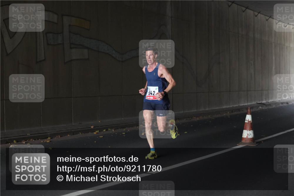 05.10.2025 - 20. swb-Marathon Bremen Michael Strokosch http://msf.ph/oto/9211780 05.10.2025 12:01:37 Laufen 542 meine-sportfotos.de