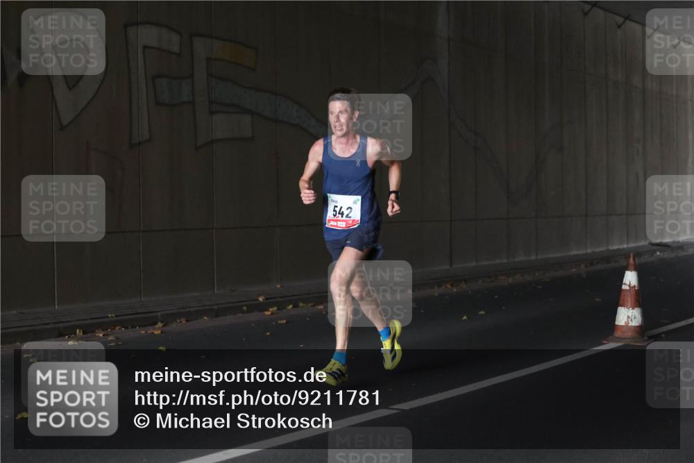 05.10.2025 - 20. swb-Marathon Bremen Michael Strokosch http://msf.ph/oto/9211781 05.10.2025 12:01:37 Laufen 542 meine-sportfotos.de