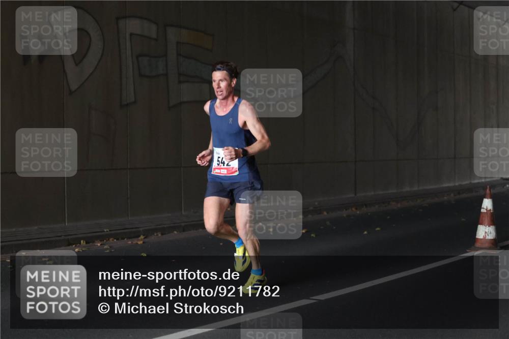 05.10.2025 - 20. swb-Marathon Bremen Michael Strokosch http://msf.ph/oto/9211782 05.10.2025 12:01:37 Laufen 542 meine-sportfotos.de