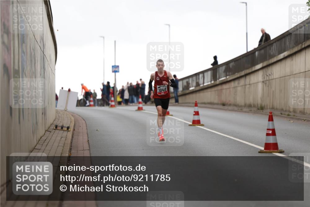05.10.2025 - 20. swb-Marathon Bremen Michael Strokosch http://msf.ph/oto/9211785 05.10.2025 12:02:16 Laufen 1040 meine-sportfotos.de