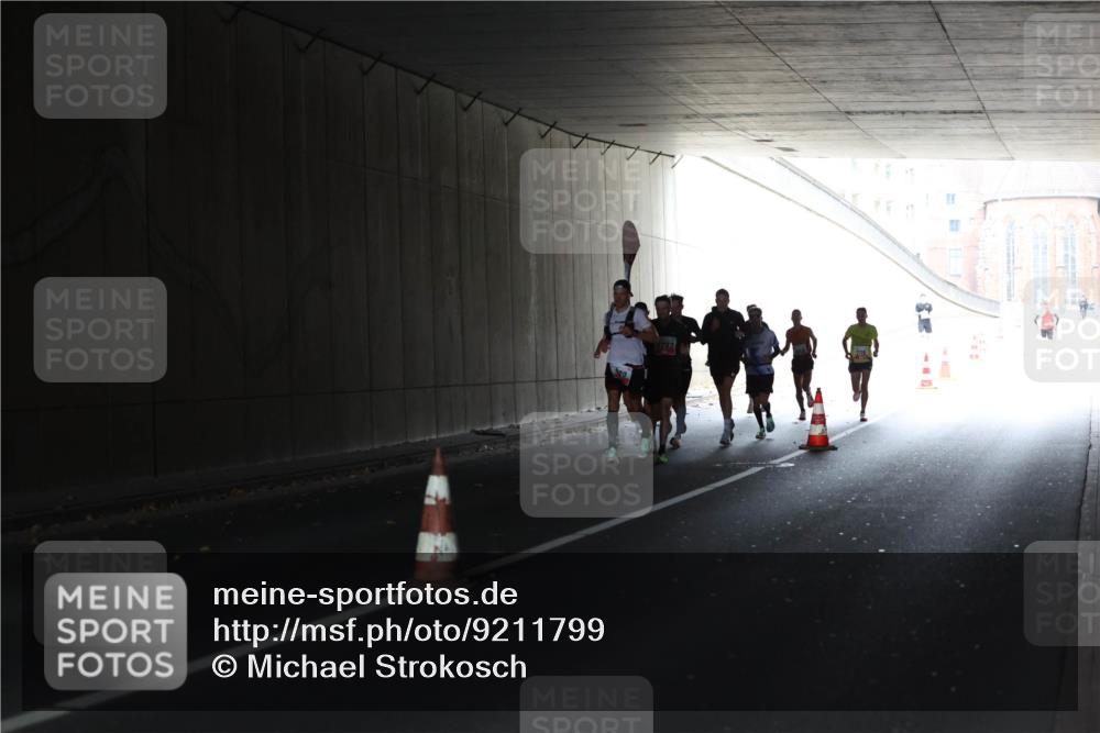 05.10.2025 - 20. swb-Marathon Bremen Michael Strokosch http://msf.ph/oto/9211799 05.10.2025 12:02:38 Laufen  meine-sportfotos.de
