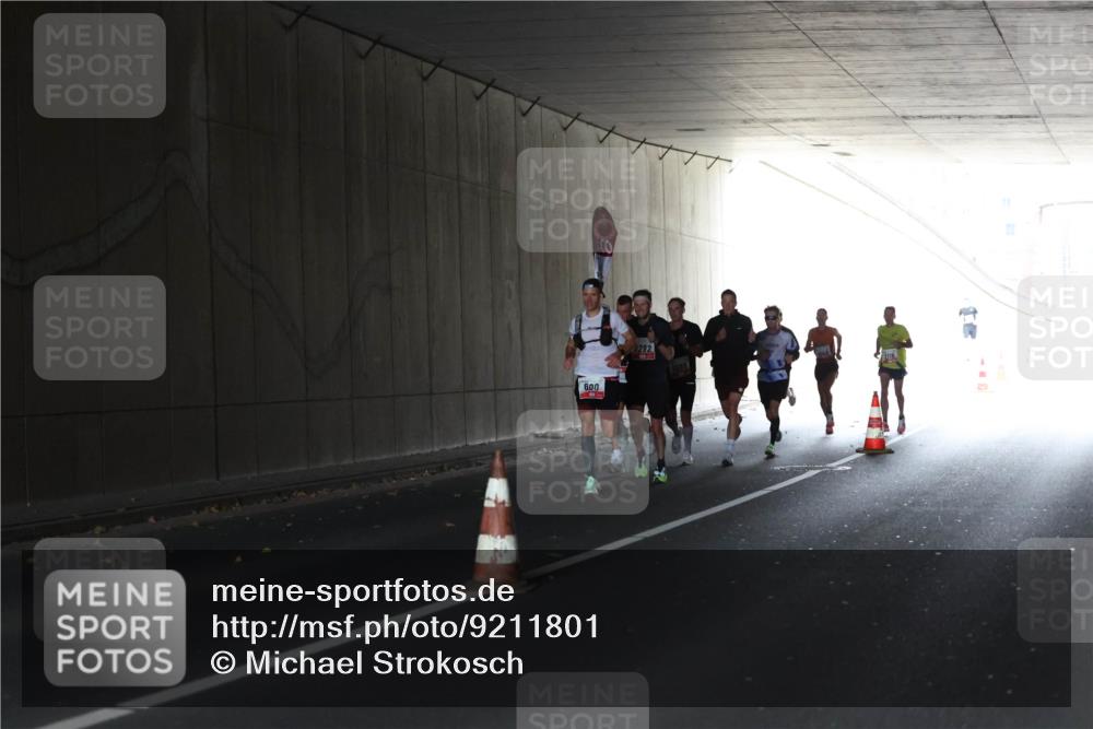 05.10.2025 - 20. swb-Marathon Bremen Michael Strokosch http://msf.ph/oto/9211801 05.10.2025 12:02:39 Laufen  meine-sportfotos.de
