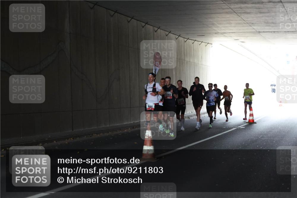 05.10.2025 - 20. swb-Marathon Bremen Michael Strokosch http://msf.ph/oto/9211803 05.10.2025 12:02:40 Laufen 600, 2292 meine-sportfotos.de
