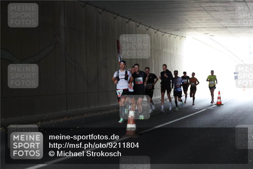 05.10.2025 - 20. swb-Marathon Bremen Michael Strokosch http://msf.ph/oto/9211804 05.10.2025 12:02:40 Laufen  meine-sportfotos.de