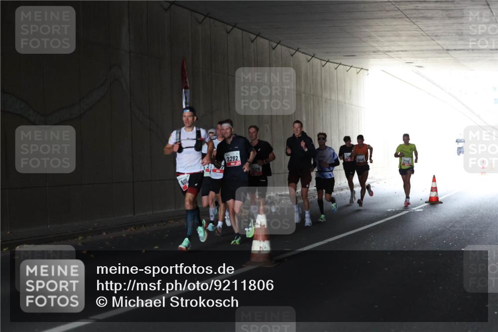 05.10.2025 - 20. swb-Marathon Bremen Michael Strokosch http://msf.ph/oto/9211806 05.10.2025 12:02:41 Laufen  meine-sportfotos.de