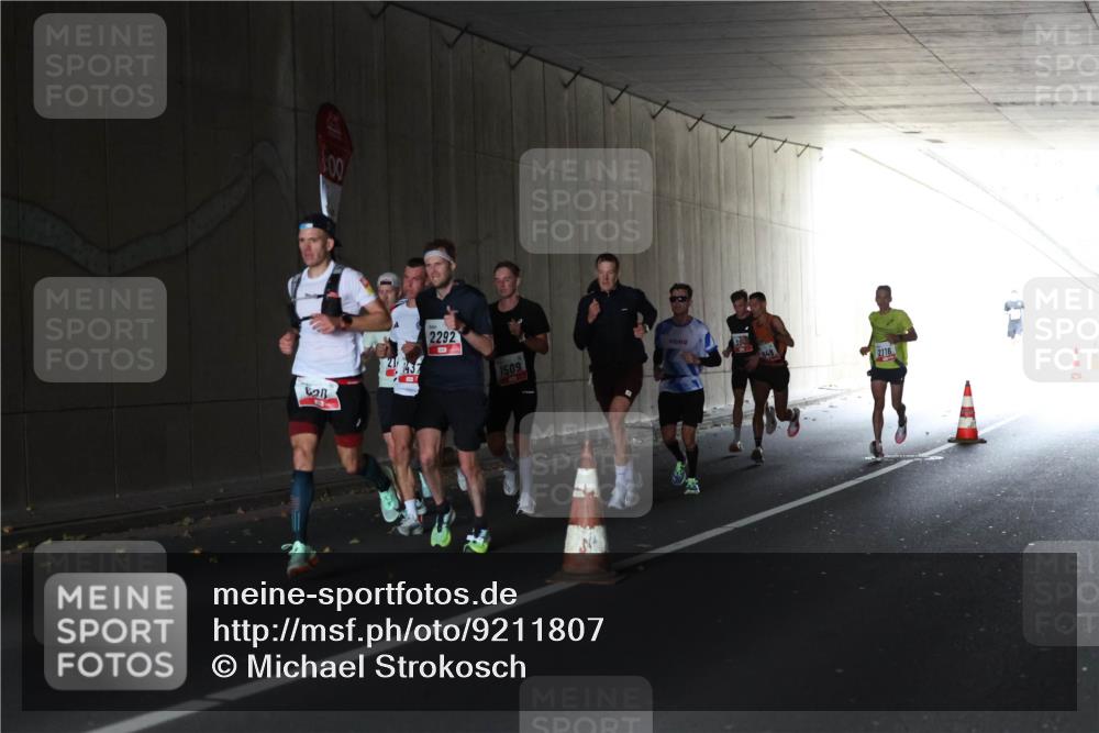 05.10.2025 - 20. swb-Marathon Bremen Michael Strokosch http://msf.ph/oto/9211807 05.10.2025 12:02:41 Laufen 00, 628, 21437, 2292, 1509, 30, 2116 meine-sportfotos.de