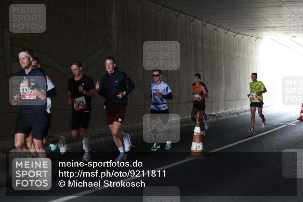 05.10.2025 - 20. swb-Marathon Bremen Michael Strokosch http://msf.ph/oto/9211811 05.10.2025 12:02:42 Laufen 2292, 1509, 948, 2116 meine-sportfotos.de