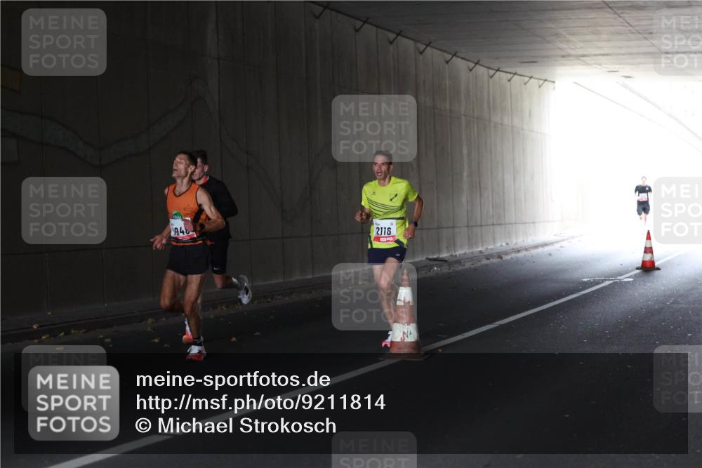 05.10.2025 - 20. swb-Marathon Bremen Michael Strokosch http://msf.ph/oto/9211814 05.10.2025 12:02:44 Laufen 948, 2116 meine-sportfotos.de