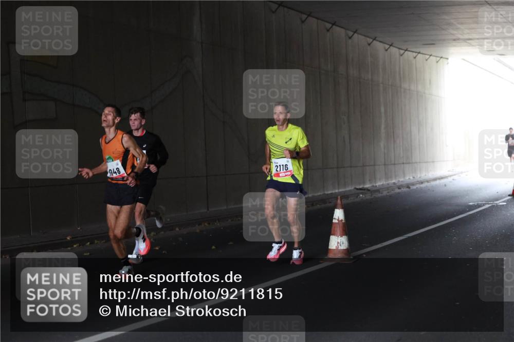 05.10.2025 - 20. swb-Marathon Bremen Michael Strokosch http://msf.ph/oto/9211815 05.10.2025 12:02:44 Laufen 948, 2116 meine-sportfotos.de