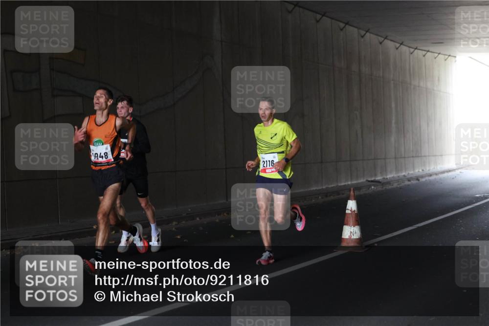 05.10.2025 - 20. swb-Marathon Bremen Michael Strokosch http://msf.ph/oto/9211816 05.10.2025 12:02:45 Laufen 948, 2116 meine-sportfotos.de