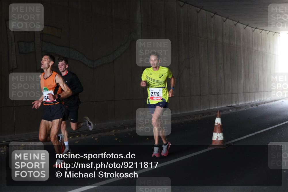 05.10.2025 - 20. swb-Marathon Bremen Michael Strokosch http://msf.ph/oto/9211817 05.10.2025 12:02:45 Laufen 4, 2116 meine-sportfotos.de