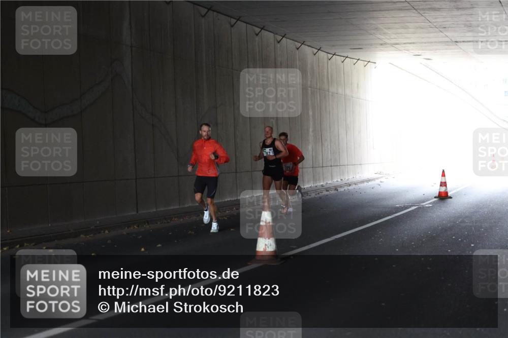 05.10.2025 - 20. swb-Marathon Bremen Michael Strokosch http://msf.ph/oto/9211823 05.10.2025 12:03:31 Laufen 157, 705 meine-sportfotos.de