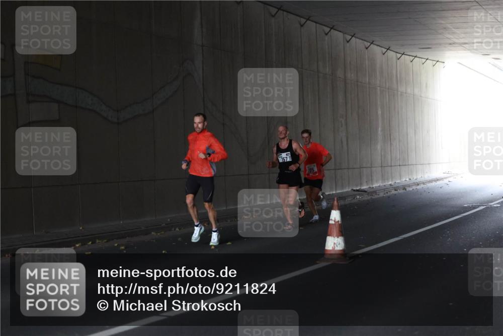 05.10.2025 - 20. swb-Marathon Bremen Michael Strokosch http://msf.ph/oto/9211824 05.10.2025 12:03:32 Laufen 157 meine-sportfotos.de