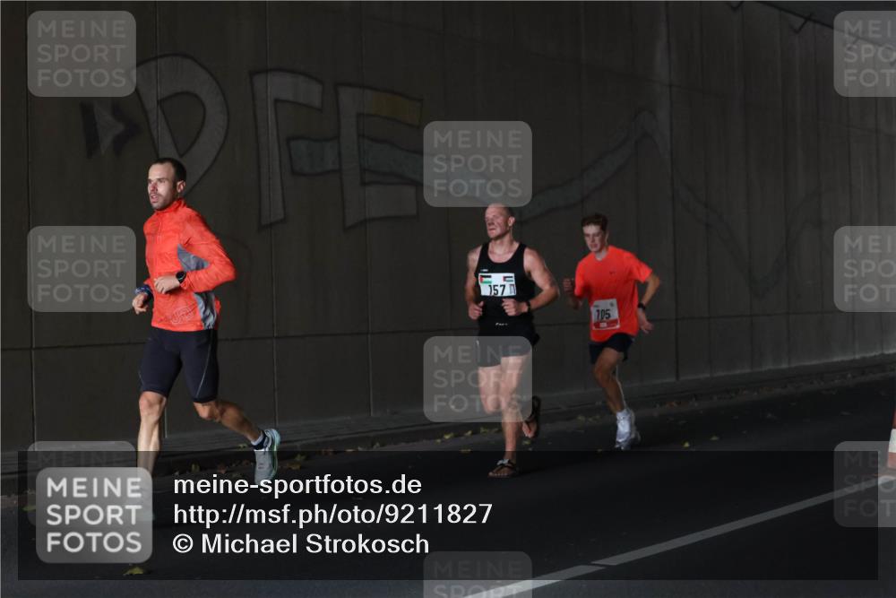 05.10.2025 - 20. swb-Marathon Bremen Michael Strokosch http://msf.ph/oto/9211827 05.10.2025 12:03:34 Laufen 157, 705 meine-sportfotos.de