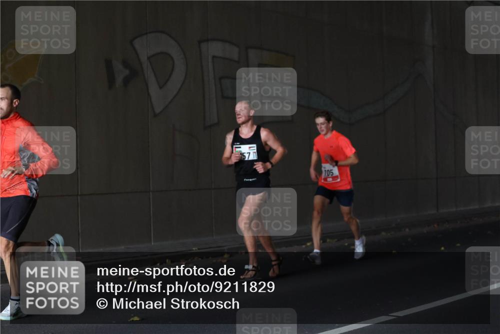 05.10.2025 - 20. swb-Marathon Bremen Michael Strokosch http://msf.ph/oto/9211829 05.10.2025 12:03:34 Laufen 10, 57, 105 meine-sportfotos.de