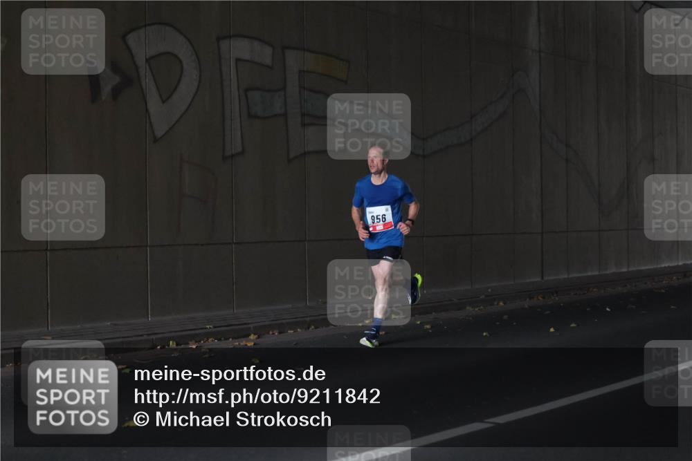 05.10.2025 - 20. swb-Marathon Bremen Michael Strokosch http://msf.ph/oto/9211842 05.10.2025 12:04:06 Laufen 956 meine-sportfotos.de