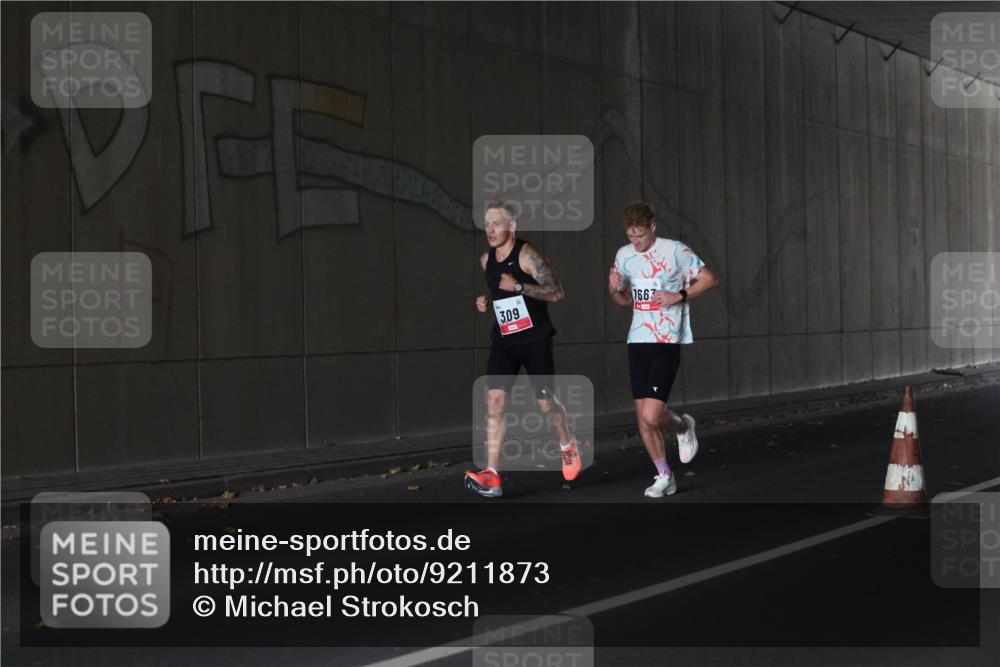 05.10.2025 - 20. swb-Marathon Bremen Michael Strokosch http://msf.ph/oto/9211873 05.10.2025 12:04:35 Laufen 309, 1667 meine-sportfotos.de