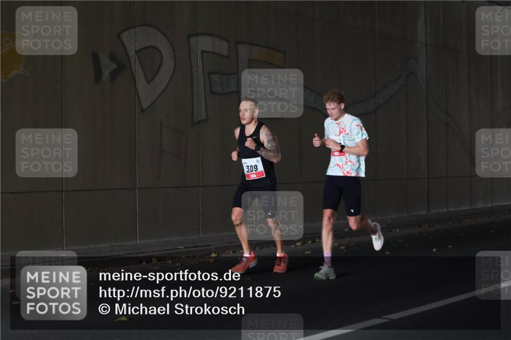 05.10.2025 - 20. swb-Marathon Bremen Michael Strokosch http://msf.ph/oto/9211875 05.10.2025 12:04:36 Laufen 309 meine-sportfotos.de