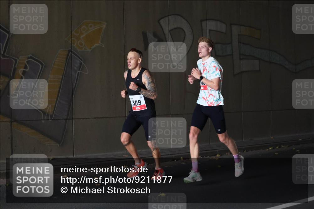 05.10.2025 - 20. swb-Marathon Bremen Michael Strokosch http://msf.ph/oto/9211877 05.10.2025 12:04:36 Laufen 309 meine-sportfotos.de