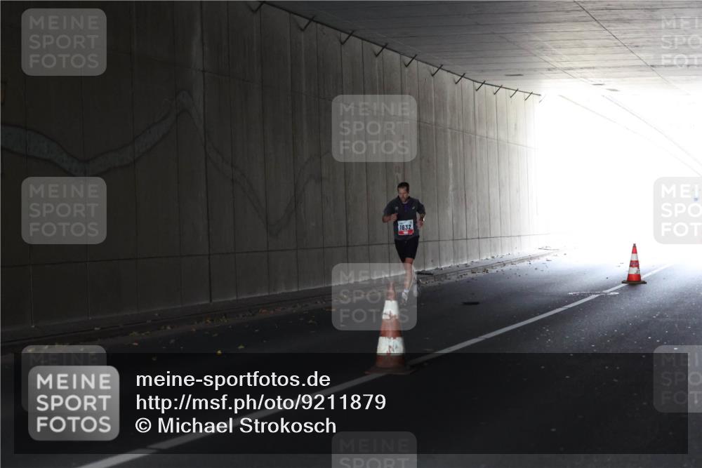 05.10.2025 - 20. swb-Marathon Bremen Michael Strokosch http://msf.ph/oto/9211879 05.10.2025 12:05:52 Laufen 1632 meine-sportfotos.de