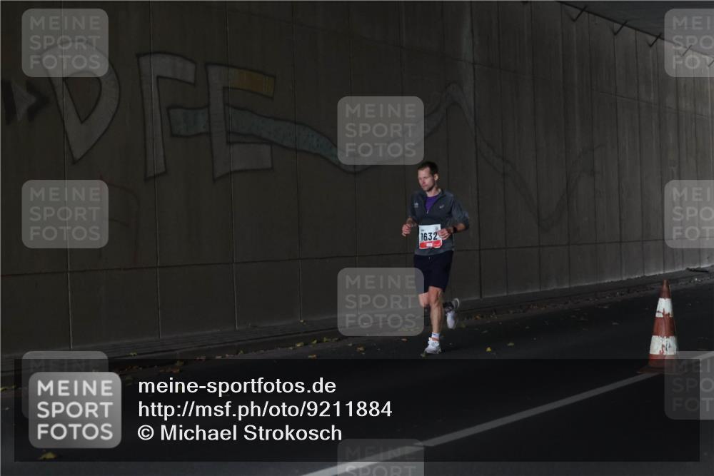 05.10.2025 - 20. swb-Marathon Bremen Michael Strokosch http://msf.ph/oto/9211884 05.10.2025 12:05:54 Laufen 1632 meine-sportfotos.de