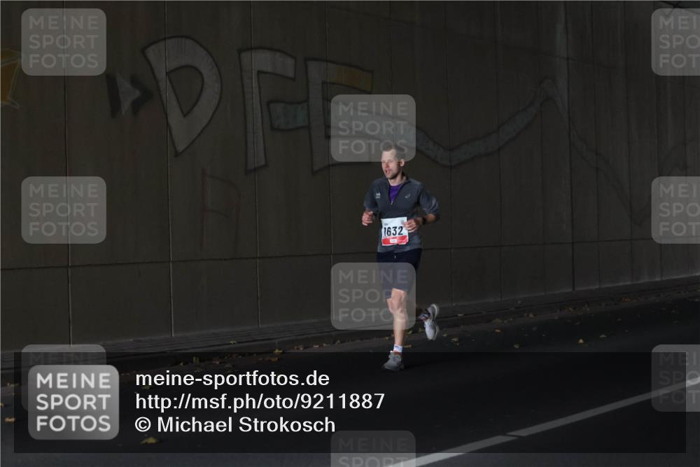 05.10.2025 - 20. swb-Marathon Bremen Michael Strokosch http://msf.ph/oto/9211887 05.10.2025 12:05:55 Laufen 1632 meine-sportfotos.de