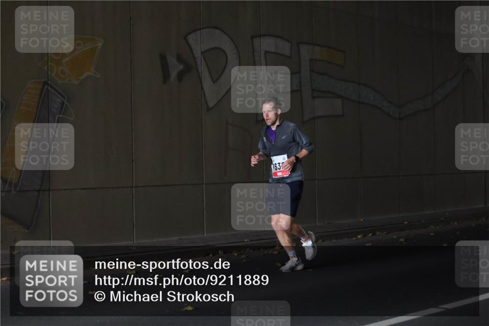 05.10.2025 - 20. swb-Marathon Bremen Michael Strokosch http://msf.ph/oto/9211889 05.10.2025 12:05:55 Laufen 10, 163 meine-sportfotos.de