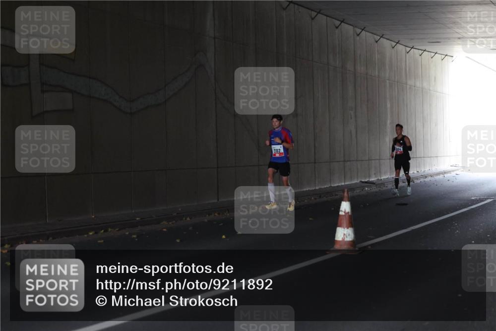 05.10.2025 - 20. swb-Marathon Bremen Michael Strokosch http://msf.ph/oto/9211892 05.10.2025 12:06:09 Laufen 302, 994 meine-sportfotos.de