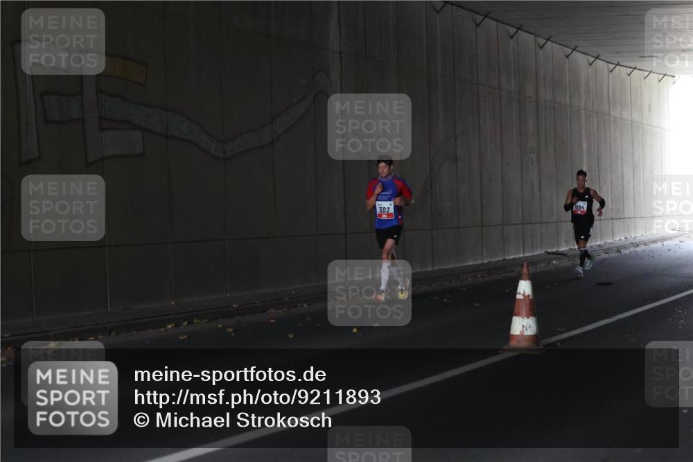 05.10.2025 - 20. swb-Marathon Bremen Michael Strokosch http://msf.ph/oto/9211893 05.10.2025 12:06:10 Laufen 1994, 302 meine-sportfotos.de